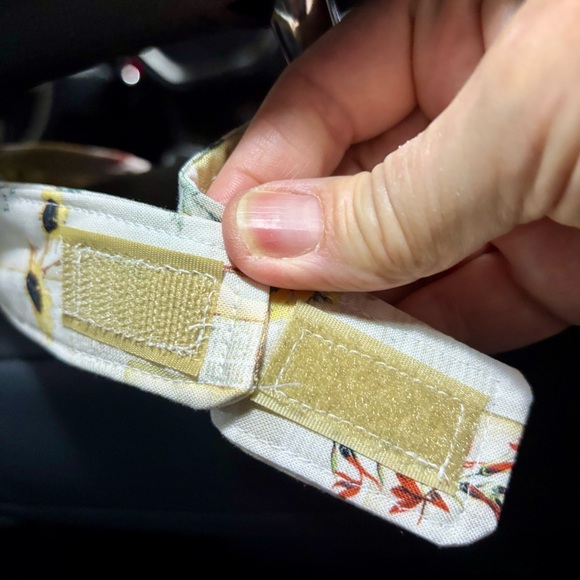 Car Trash/Utility Tote Bible Verses Floral 9” w x 4”d x 12” l 10” strap Handmade - Picture 3 of 11